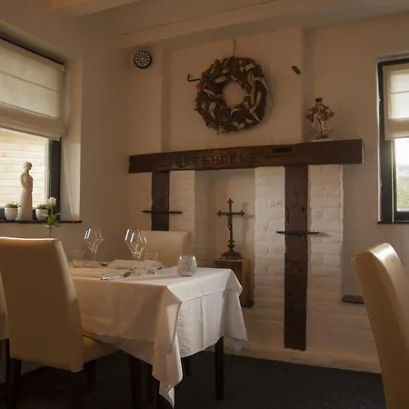 Hotel De Cantarel 2*