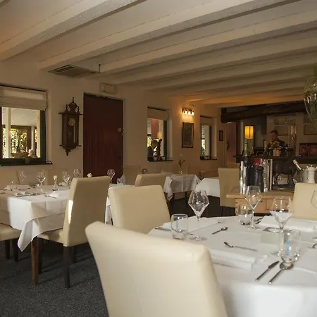 Hotel De Cantarel 2*