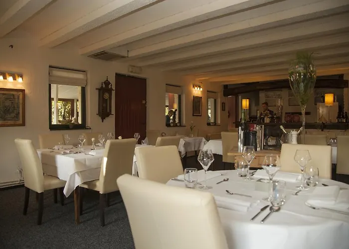 Hotel De Cantarel 2*